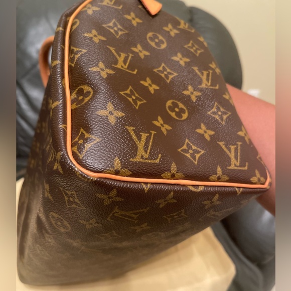 Preowned Louis Vuitton speedy 30 in excellent condition. - Picture 8 of 14
